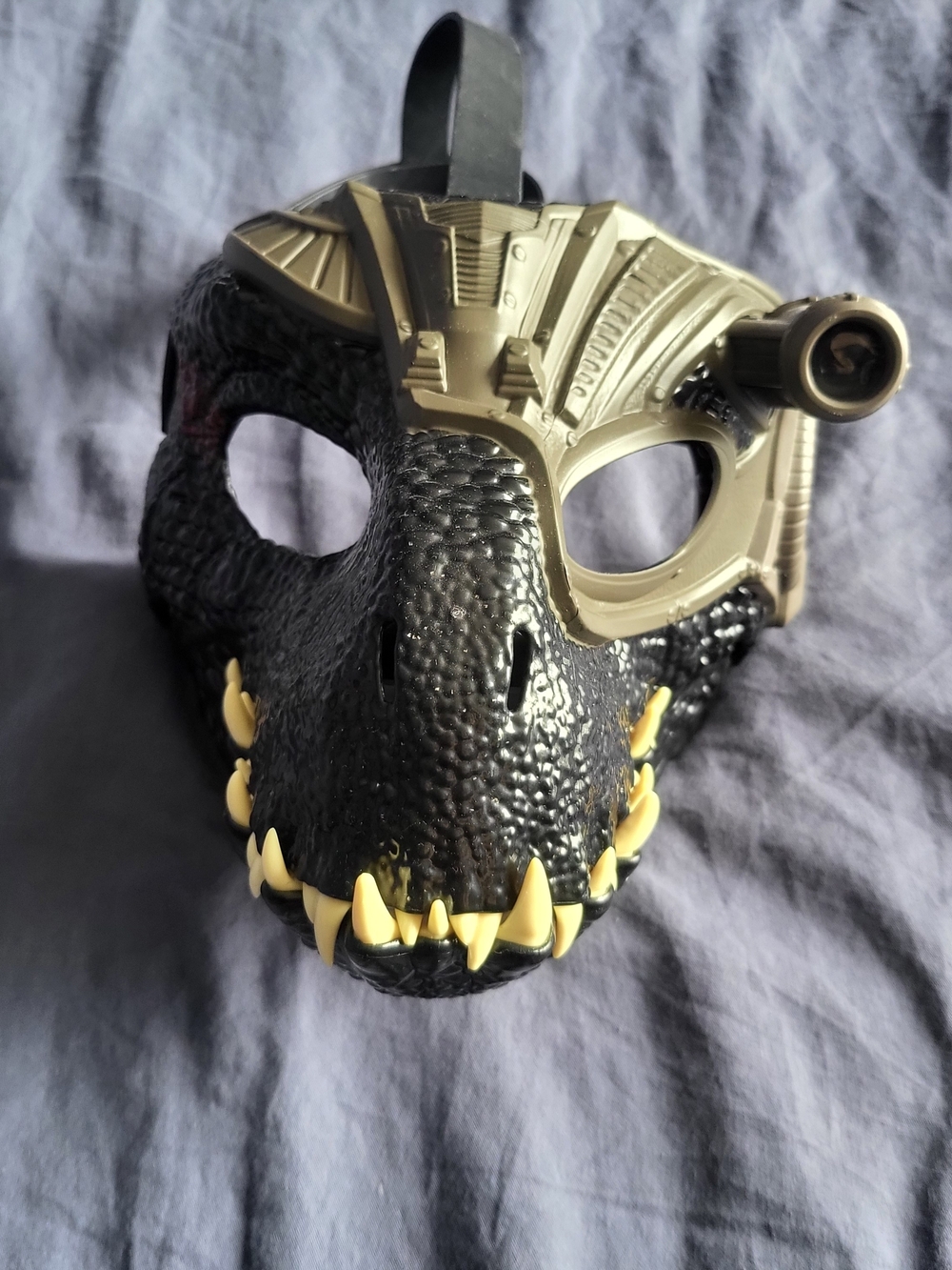Mattel Jurassic World Track N' Roar Indoraptor Mask -
